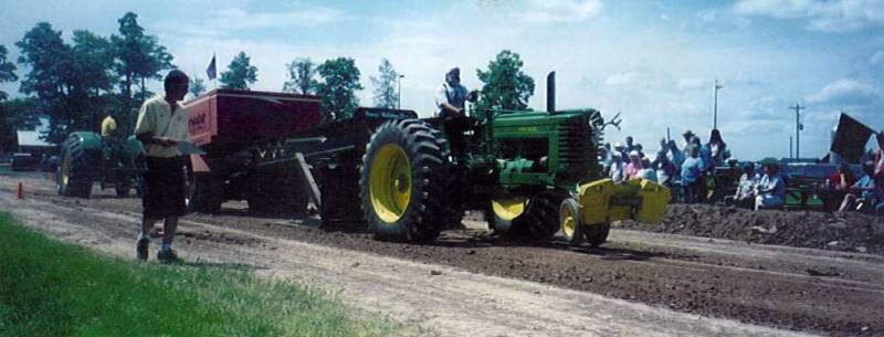 JD G Tractor